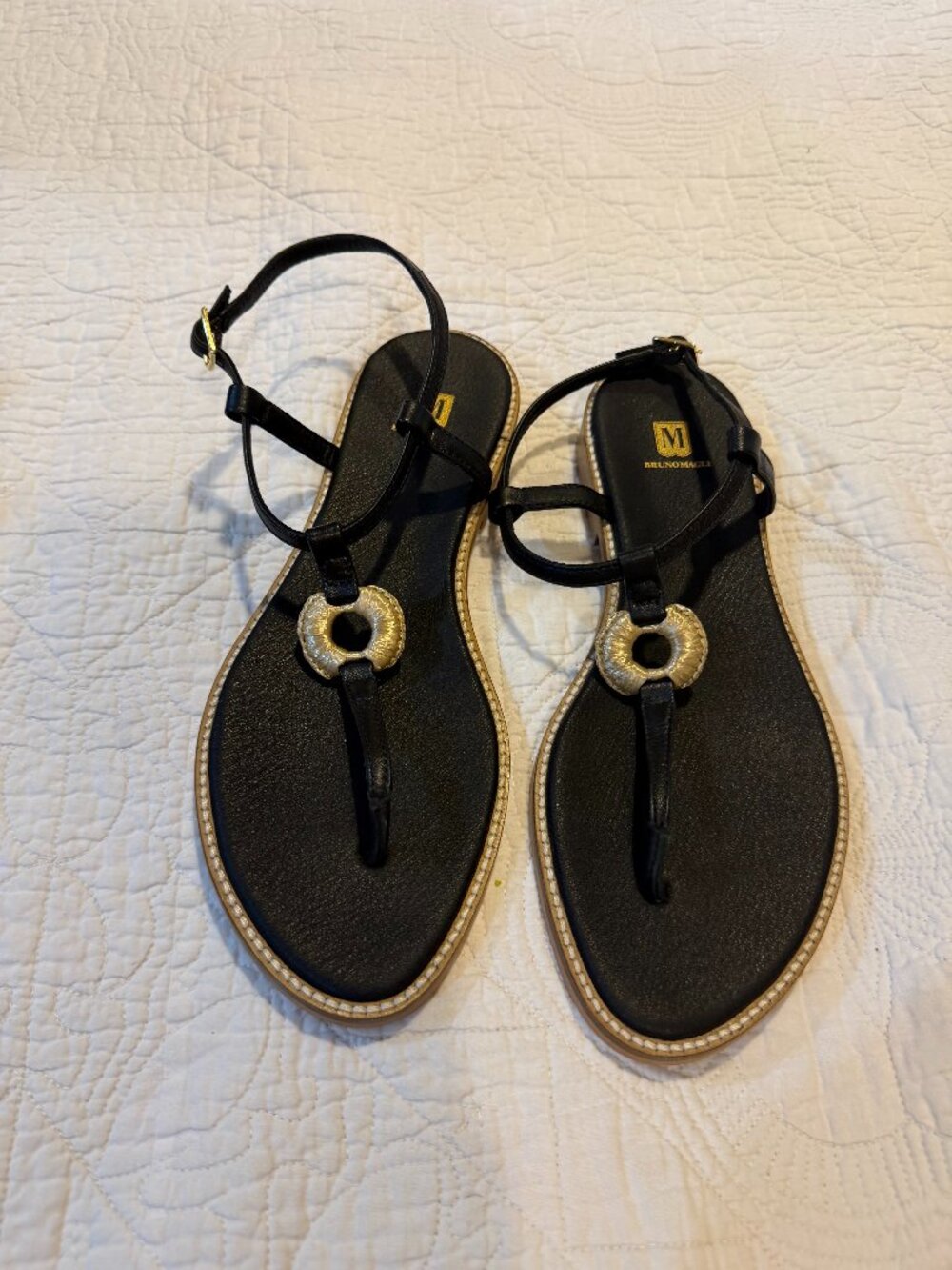 New! w Box - BRUNO MAGLI Jenna T-Strap Sandal Black Size 38